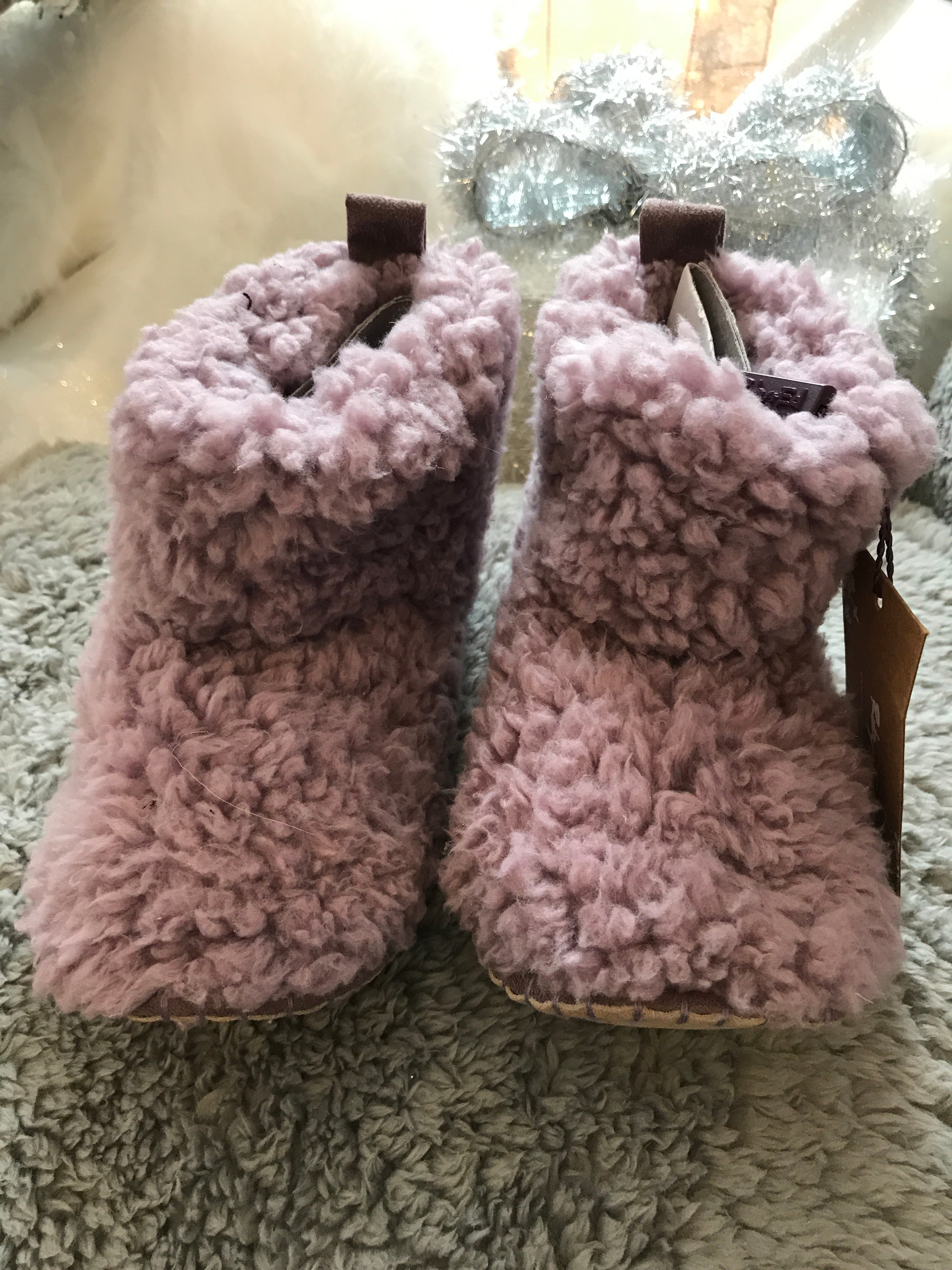 Girls Boys Woolen Knit Slippers Boots Fuzzy Faux Fur Foam House Booties Pom  Pom Plush Indoor Shoes for Toddler Kids Children Blue : Amazon.in: Shoes &  Handbags